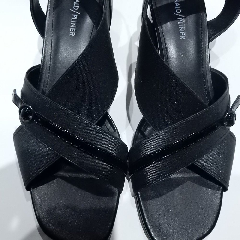 Donald Pliner Black "Radly" Nylon Sandals in Size 9.5M (NEW)